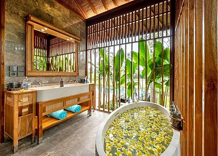Entire 2 Bedroom Private Pool At Ubud ホテル